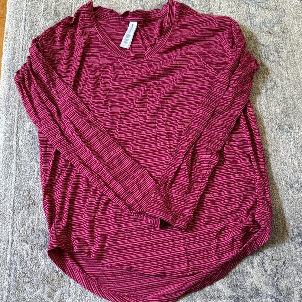 Dark pink/red Athleta top
